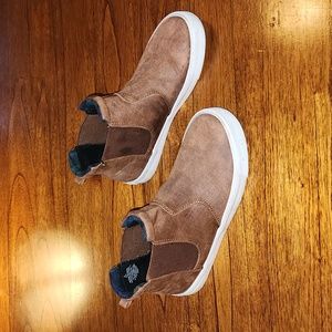 Brown suede slip-on biys' ankle shoe Size 5